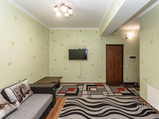 Apartament cu 2 camere, 60 m², Buiucani, Chișinău foto 2