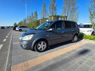 Renault Grand Scenic foto 2