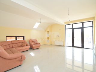 Casă cu 3 nivele, Buiucani, 327 mp. 289000 € ! foto 3