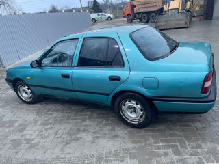 Nissan Sunny foto 2