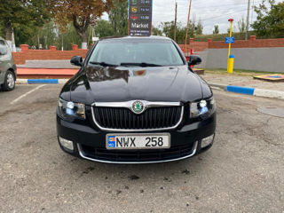 Skoda Superb foto 1