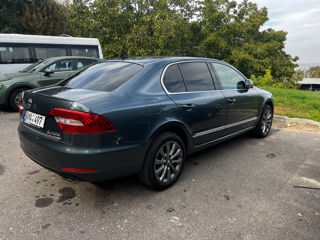 Skoda Superb foto 2