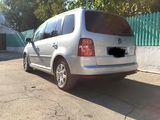 Volkswagen Touran foto 6