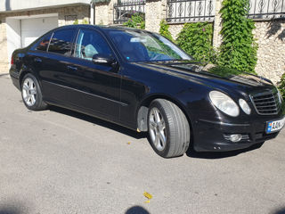 Mercedes E-Class foto 1