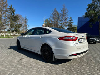 Ford Fusion foto 3