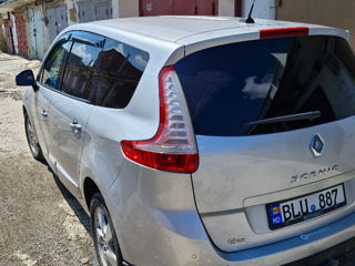 Renault Grand Scenic foto 2