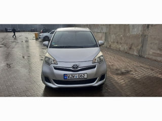 Toyota Verso-S foto 2