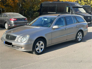 Mercedes E-Class foto 2