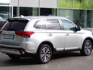 Mitsubishi Outlander foto 2