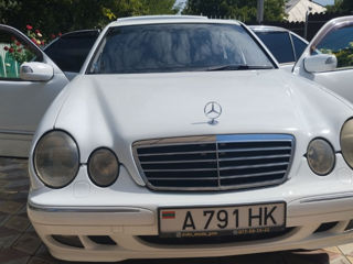 Mercedes E-Class foto 1