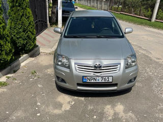 Toyota Avensis foto 4