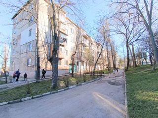 Apartament cu 3 camere, 59 m², 8 cartier, Bălți foto 1