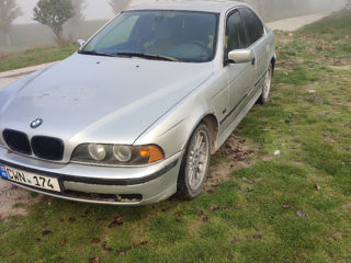 BMW 5 Series foto 3