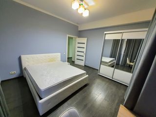 Apartament cu 2 camere, 82 m², Telecentru, Chișinău foto 3