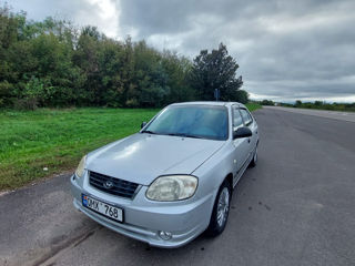 Hyundai Accent foto 3