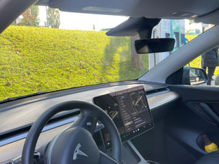 Tesla Model Y foto 4