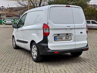 Ford Transit Courier foto 3