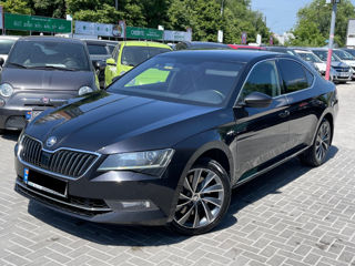 Skoda Superb foto 1