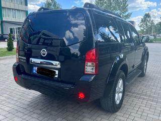 Nissan Pathfinder foto 4