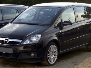 Opel Zafira foto 2