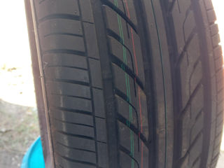215/60 R16 продам резину 1 штука, под запаску или для других целей. фото 1