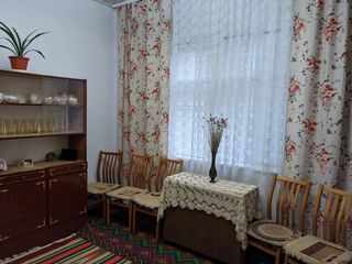Casă cu un etaj-jumătate or. Fălești.Продается полутораэтажный дом в г. Фэлешть. Цена договорная.
