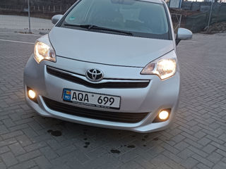 Toyota Verso-S foto 3