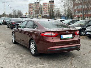 Ford Fusion foto 4