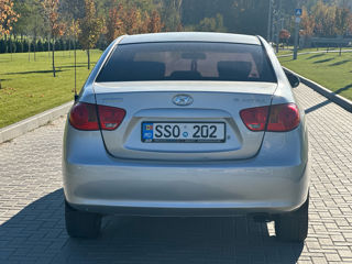 Hyundai Elantra foto 6