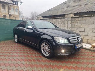 Mercedes C-Class foto 9