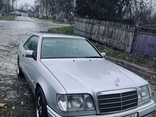 Mercedes E-Class foto 2