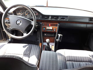 Mercedes Series (W124) foto 5