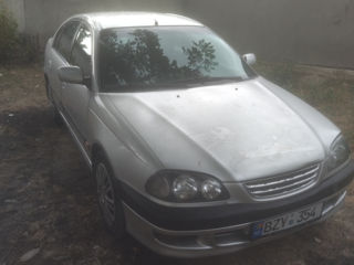 Toyota Avensis foto 4