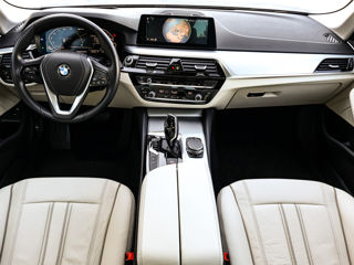 BMW 5 Series foto 7