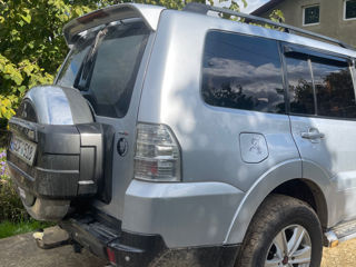 Mitsubishi Pajero foto 3