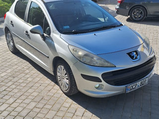 Peugeot 207 foto 2