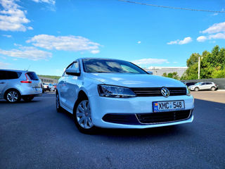 Volkswagen Jetta foto 8