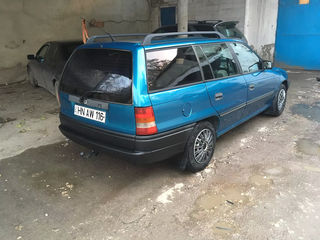 Opel Astra foto 1