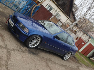 BMW 3 Series foto 2