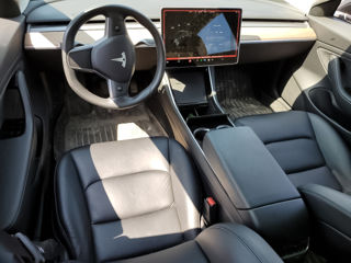 Tesla Model 3 foto 9