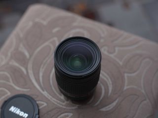 Nikon 28-80mm 3.5-5.6D foto 2