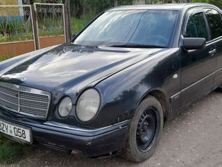 Mercedes E-Class foto 7