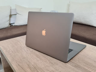 MacBook Pro 15 2019 (i7/32Gb/256Gb, Radeon Pro 555 4Gb)