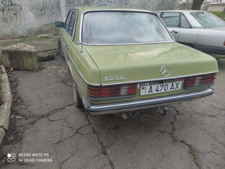 Mercedes Series (W123) foto 2