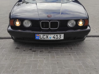 BMW 5 Series foto 1