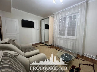 Apartament cu 2 camere, 70 m², Centru, Chișinău foto 2