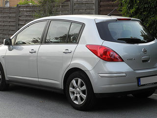 Nissan Tiida foto 2