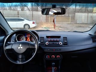 Mitsubishi Lancer foto 7