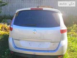 Renault Grand Scenic foto 2