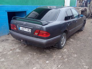 Mercedes E Class foto 4